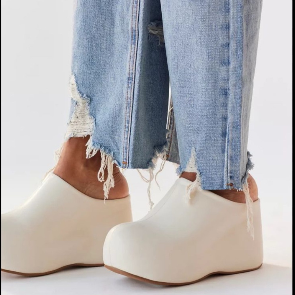 JEFFREY CAMPBELL CLOGGIN size 6